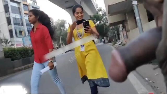 Guy Flash Cock Infront – Of College Girls Leak Free
